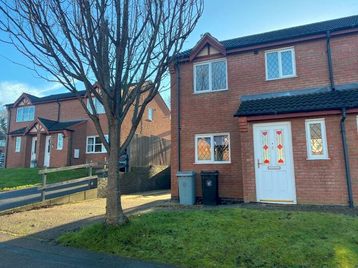 3 Bedroom Semi-Detached House To Rent In St Georges Way, Sunningdale, Grantham NG31