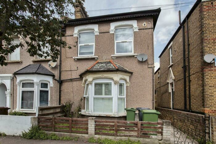 2 Bedroom Apartment To Rent In St Georges Road, Leyton, E10