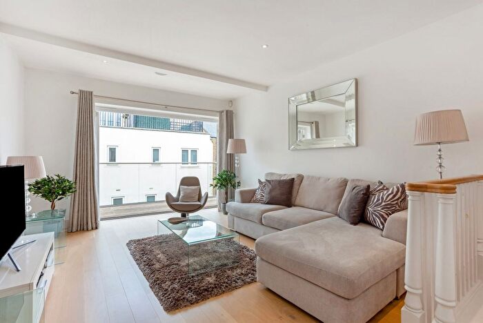 2 Bedroom Town House To Rent In Brocas Street, Eton, Windsor, SL4