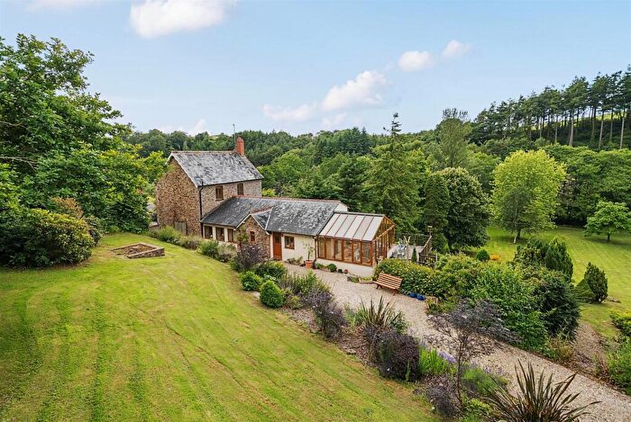 4 Bedroom Detached House For Sale In Huntshaw, Torrington, EX38