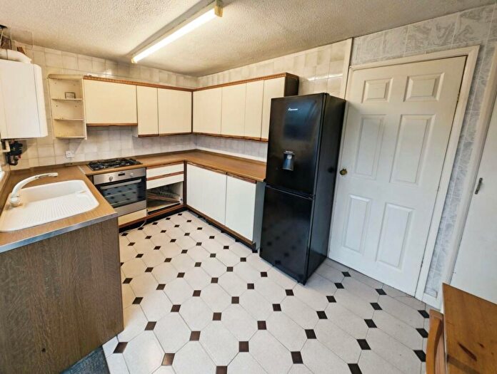 3 Bedroom End Of Terrace House For Sale In Brookland Drive, Newcastle Upon Tyne, NE12