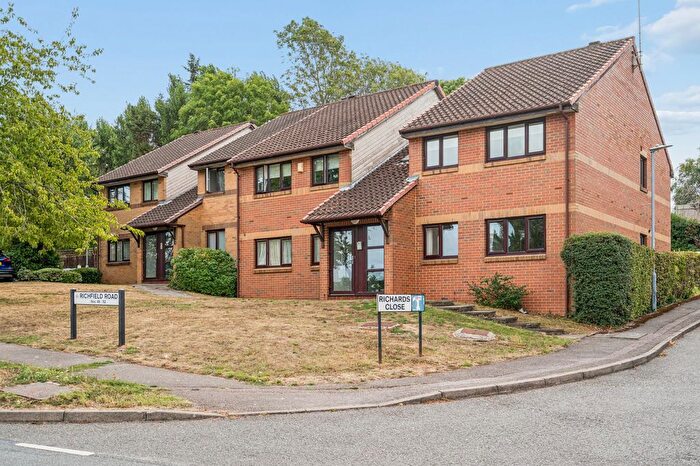 2 Bedroom Flat For Sale In Richfield Road, Bushey, WD23