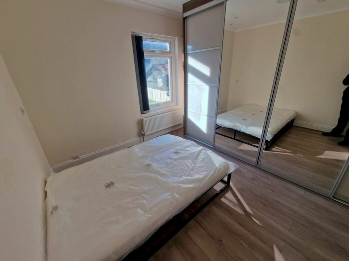 1 Bedroom Property To Rent In Ashburnham Road, Luton, Bedfordshire, LU1