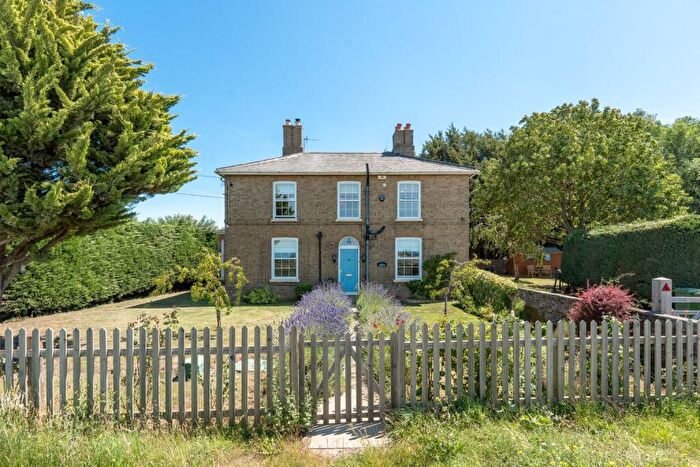 5 Bedroom Detached Villa For Sale In Parkers Farmhouse, Eynesbury Hardwicke, St. Neots, Cambs, PE19