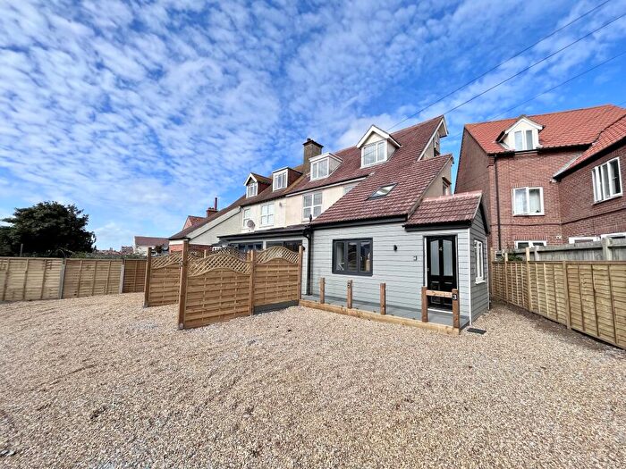 2 Bedroom Flat To Rent In Cliff Road, Sheringham, NR26