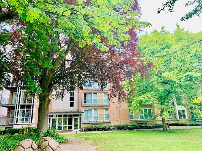 Apartment To Rent In Archers Road, Southampton, SO15