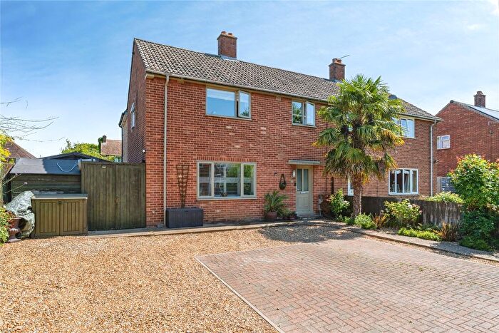 3 Bedroom Semi-Detached House For Sale In Haddows Close, Longstanton, Cambridgeshire, CB24