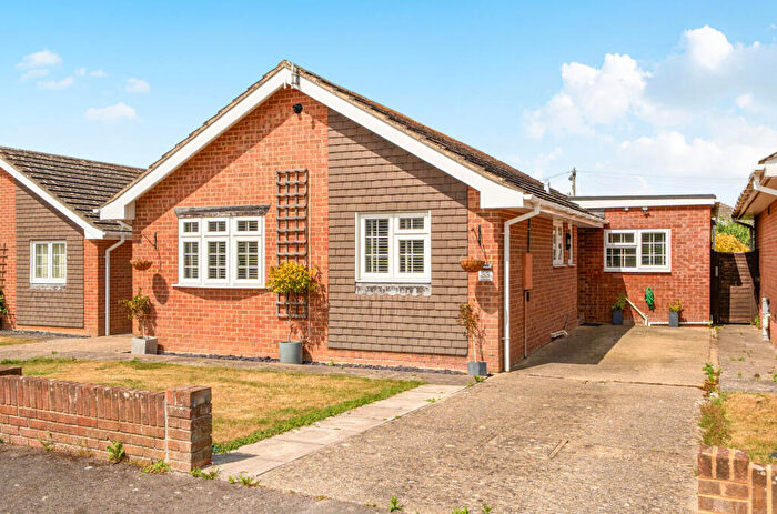 2 Bedroom Bungalow For Sale In The Horseshoe, Selsey, Chichester, PO20