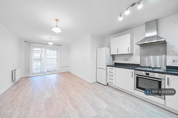 2 Bedroom Flat To Rent In Domus Court, Edgware, HA8