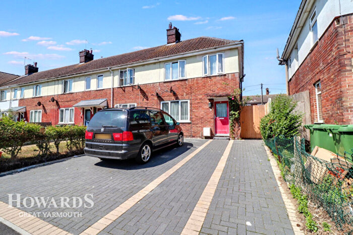 3 Bedroom Terraced House For Sale In Chaucer Road, Great Yarmouth, NR30