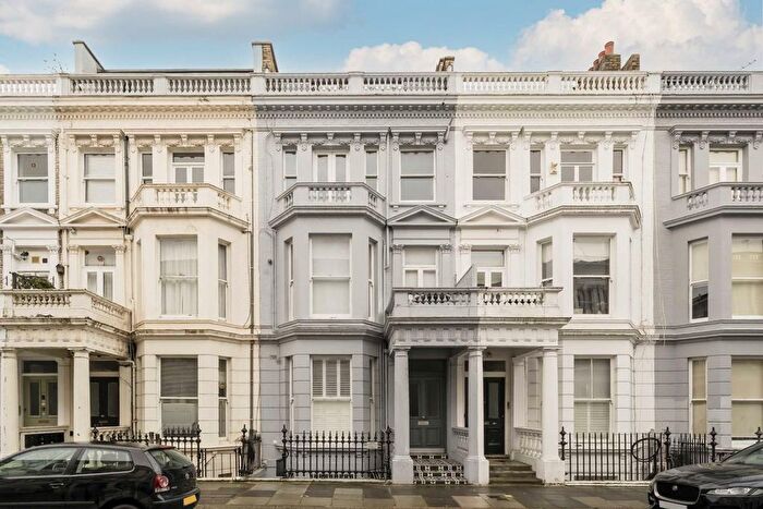 2 Bedroom Flat To Rent In Fairholme Road, Barons Court, W14