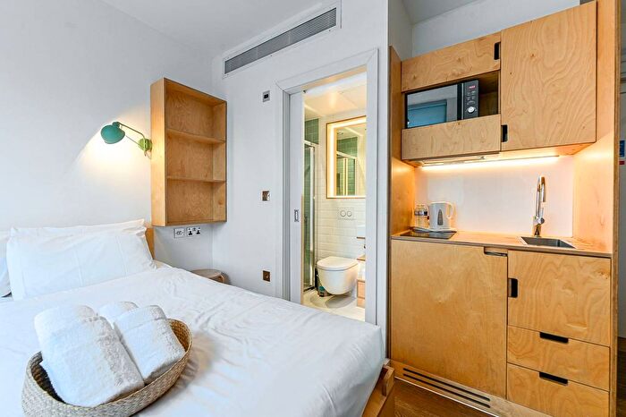 Studio To Rent In Philbeach Gardens, Earls Court, London, SW5