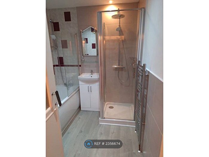 5 Bedroom Semi-Detached House To Rent In Glossop Road, South Croydon, CR2
