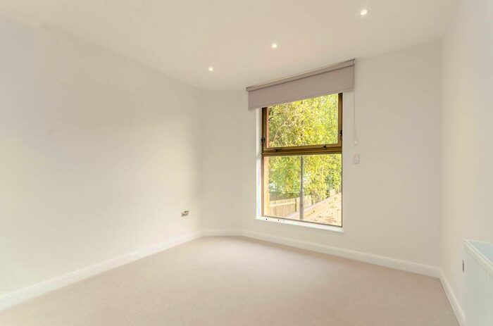1 Bedroom Flat To Rent In St Johns Road, Harrow, HA1