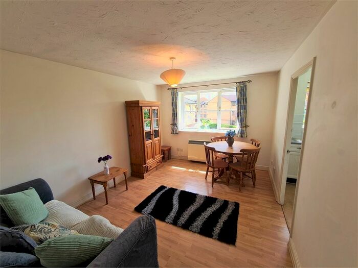 1 Bedroom Flat To Rent In Lucas Gardens, East Finchley, N2