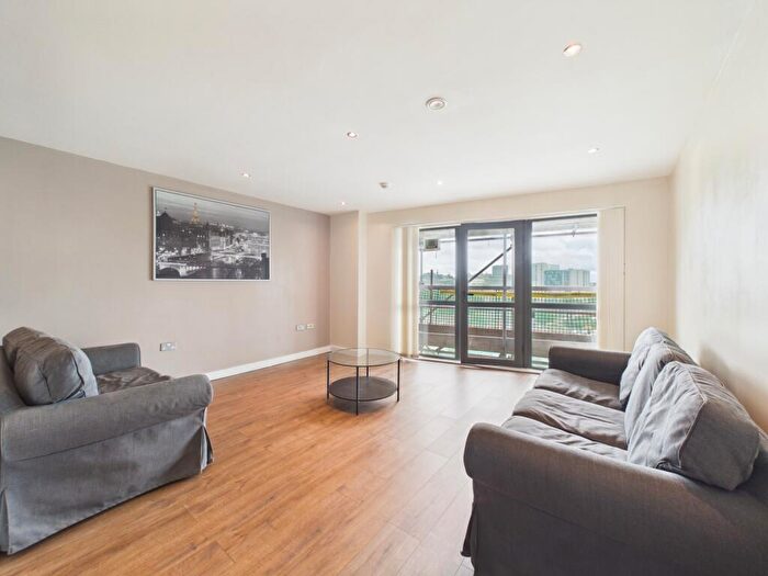 2 Bedroom Flat To Rent In The Reach, Leeds Street, L3
