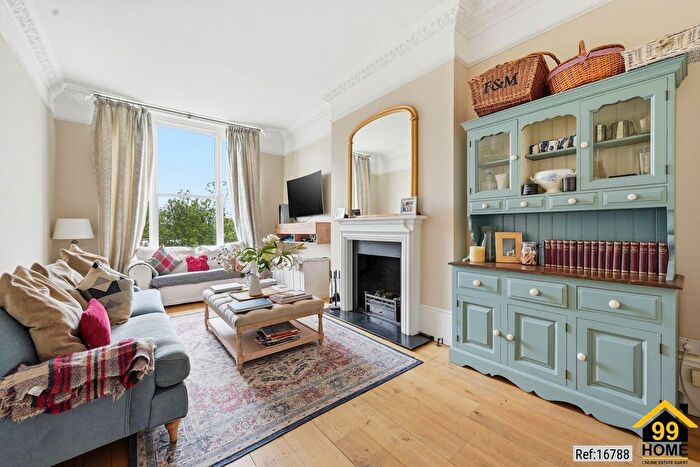 3 Bedroom Property For Sale In Cheverton Road, Archway, United Kingdom, N19