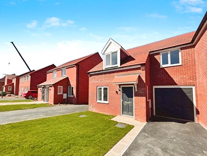 3 Bedroom Semi-Detached House To Rent In Lantern Lane, New Ollerton, Newark, Nottinghamshire, NG22