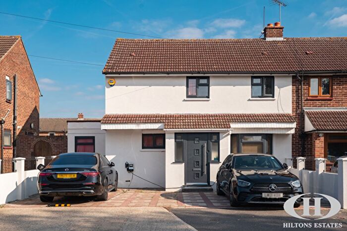 6 Bedroom Semi-Detached House For Sale In Thornton Avenue, West Drayton, UB7