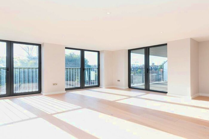 2 Bedroom Flat To Rent In Tottenham Lane, London, N8