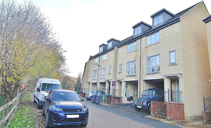 4 Bedroom Semi Detached House For Sale In Bowbridge Wharf, Stroud, Gloucestershire, GL5