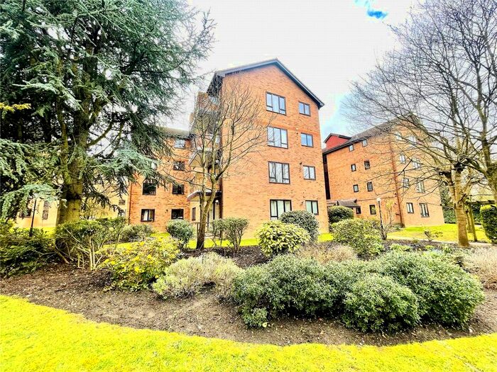 2 Bedroom Flat To Rent In Campion Close, East Croydon, Parkhill, CR0