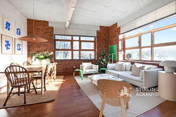 2 Bedroom Flat To Rent In Rosoman Street, London, EC1R