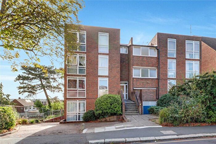 2 Bedroom Apartment To Rent In Lyonsdown Road, New Barnet, Barnet, EN5