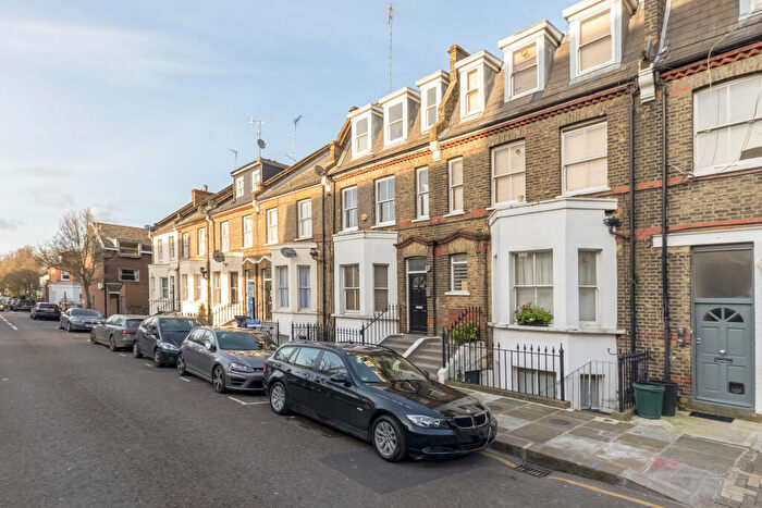 3 Bedroom Flat For Sale In Upcerne Road, London, SW10