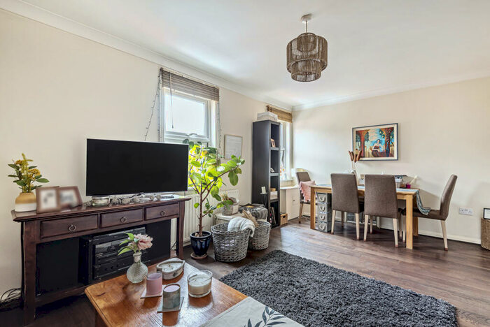 2 Bedroom Flat To Rent In Scotts Road, Bromley, BR1