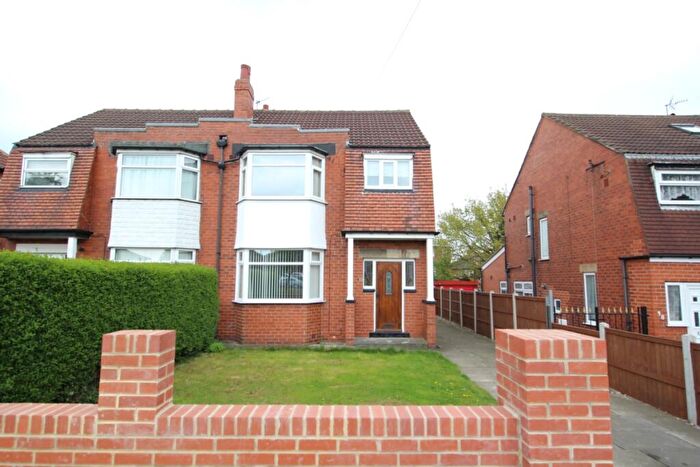 3 Bedroom Semi Detached House To Rent In Ring Road, Crossgates, Leeds, LS15