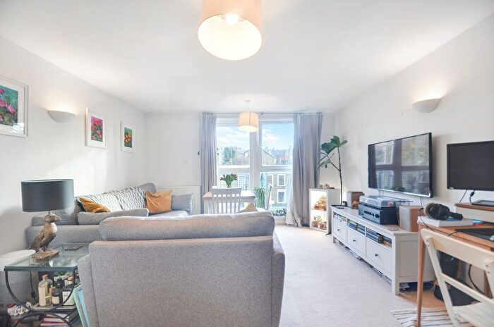 1 Bedroom Flat For Sale In Wandsworth Road, London, SW8