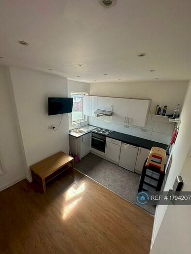 1 Bedroom Flat To Rent In Green Lanes, London, N13