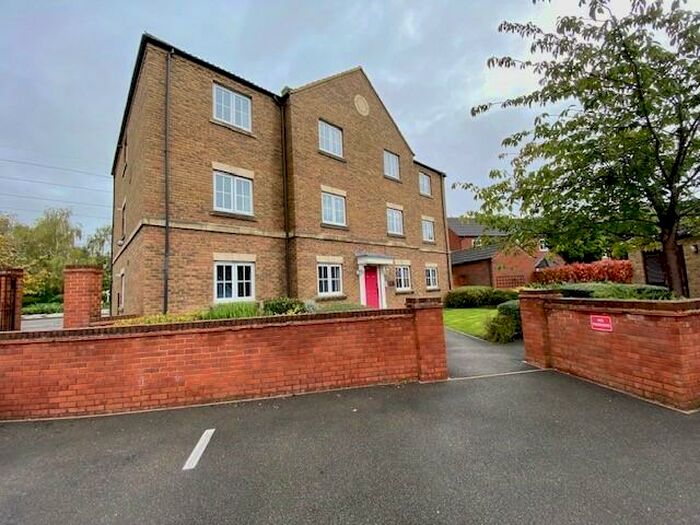 2 Bedroom Apartment To Rent In Brimmers Way, Fairford Leys, Aylesbury, HP19