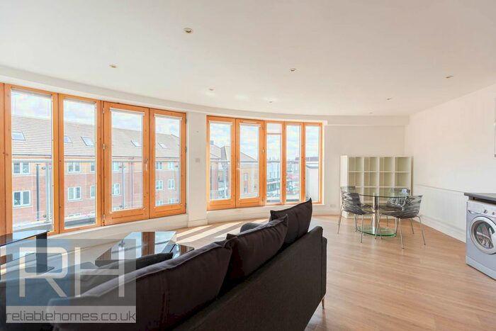 1 Bedroom Flat To Rent In Green Lanes, Palmers Green, London, N13