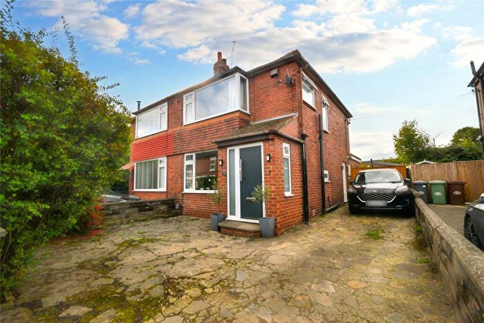 3 Bedroom Semi-Detached House To Rent In Oakwood Drive, Rothwell, Leeds, West Yorkshire, LS26