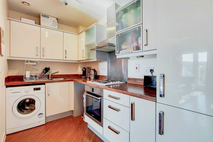 1 Bedroom Flat To Rent In Worton Way, Hounslow, TW3