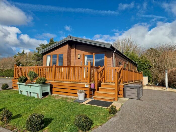 3 Bedroom Lodge For Sale In The Street, Charmouth, DT6