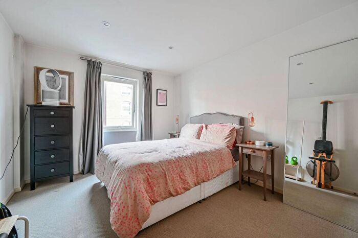 1 Bedroom Flat For Sale In Central Street, Clerkenwell, London, EC1V