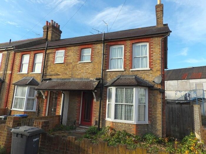 4 Bedroom Semi-Detached House To Rent In Egham, Surrey, TW20