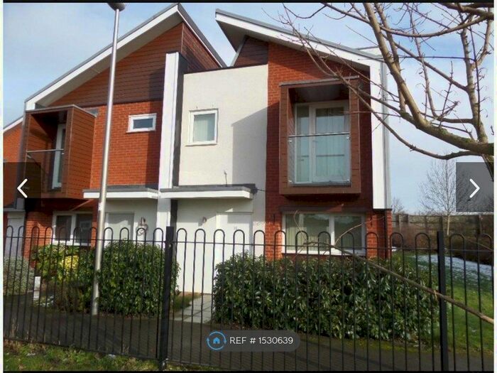 3 Bedroom Semi-Detached House To Rent In Papworth Close, Newport Pagnell, MK16