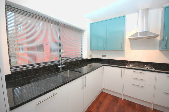 2 Bedroom Apartment To Rent In Spencer Close, Finchley, N3