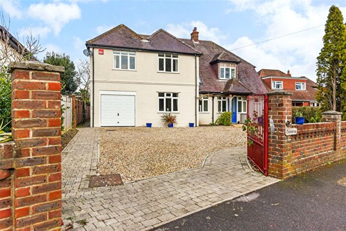 4 Bedroom Detached House For Sale In Warblington Road, Emsworth, Hampshire, PO10