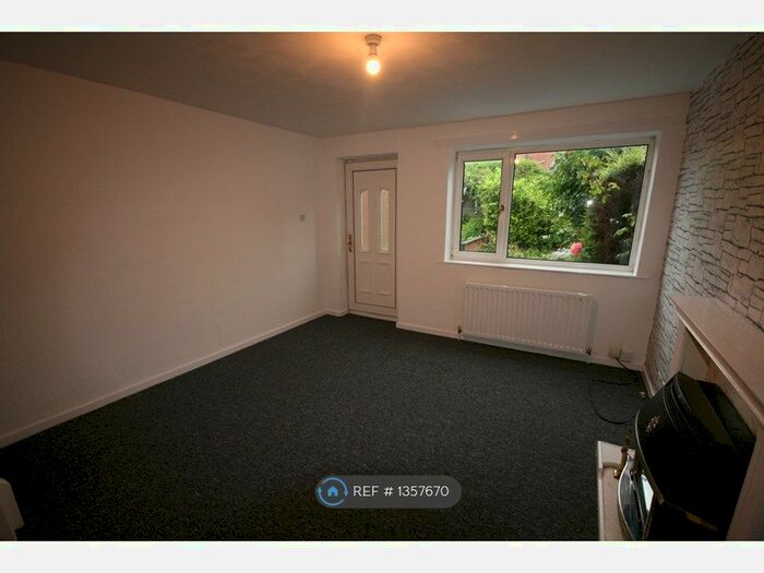 2 Bedroom End Of Terrace House To Rent In Aston Terrace, Leeds, LS13