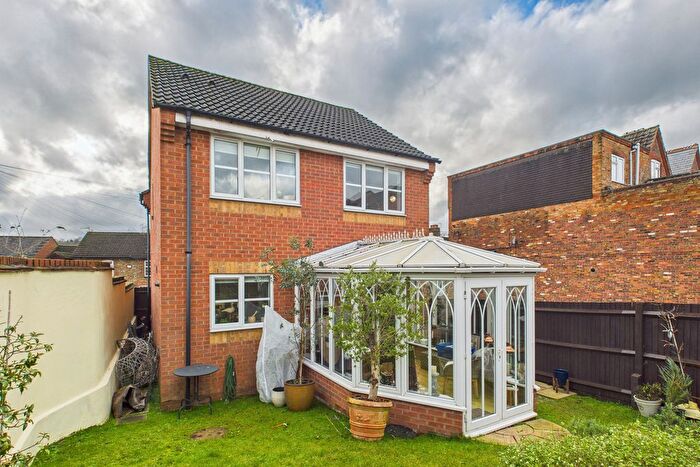 3 Bedroom Detached House For Sale In Thorne Close, Boxmoor, HP1