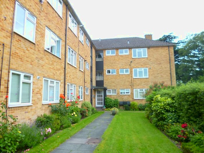 2 Bedroom Flat To Rent In Parkside, High Street, Potters Bar, EN6