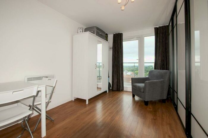 Studio To Rent In Guildford Road, Woking, GU22