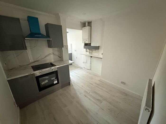 1 Bedroom Flat To Rent In Flat, Mackintosh Pl, CF24