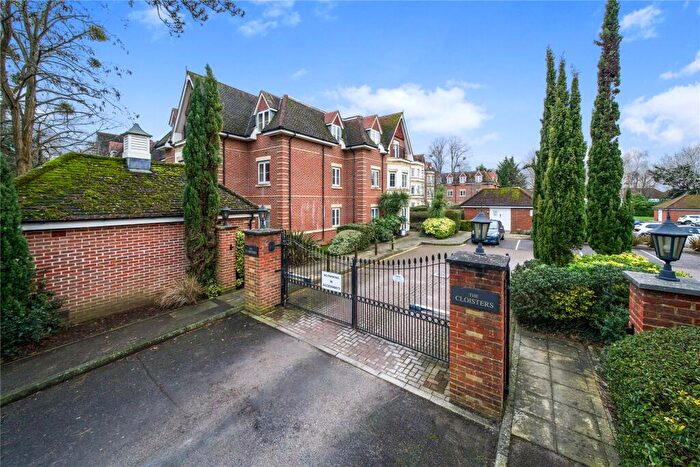 2 Bedroom Flat For Sale In London Road, Guildford, Surrey, GU1