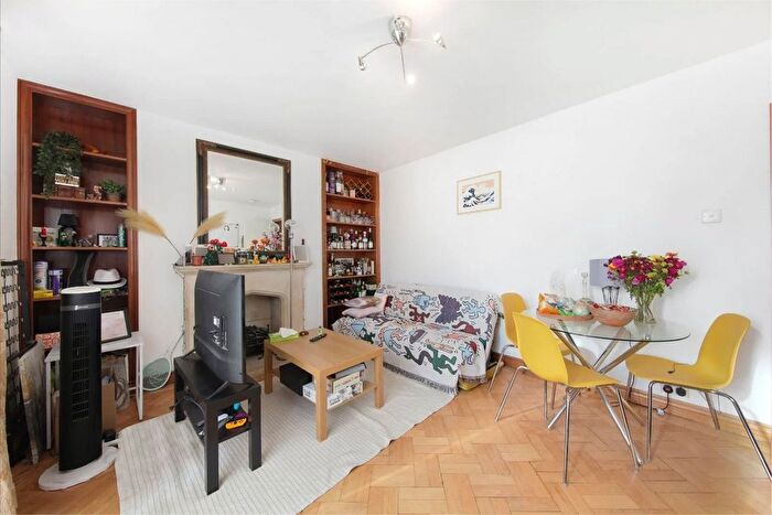 2 Bedroom Flat To Rent In Abercorn Place, London, NW8